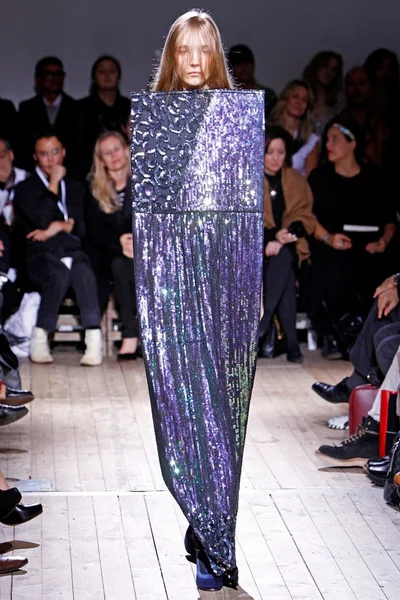 Look 25